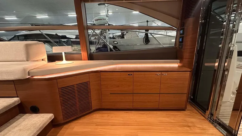 F55072 Yacht Photos Pics 