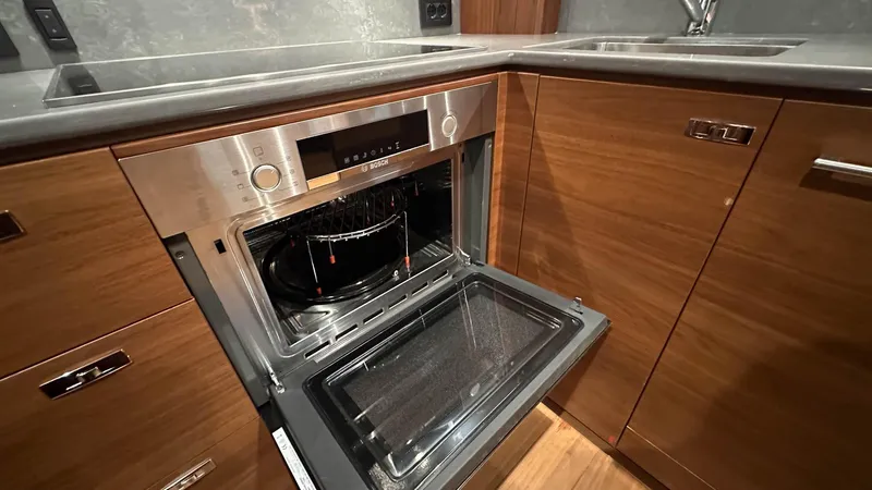 F55072 Yacht Photos Pics 