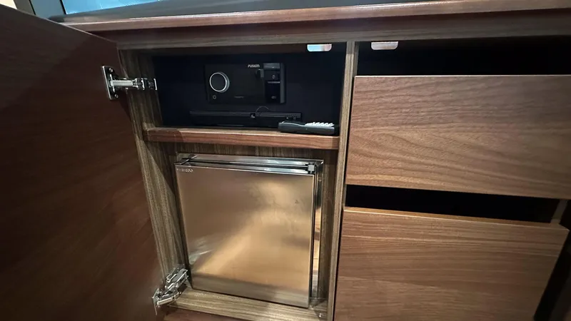 F55072 Yacht Photos Pics 