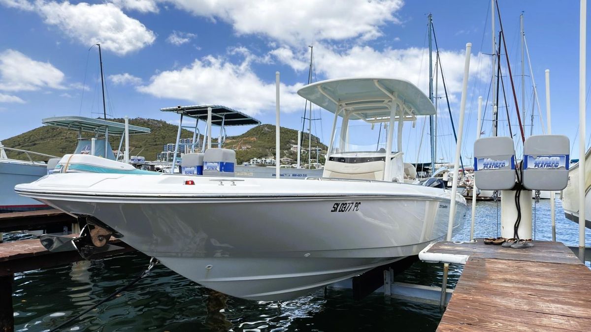2022 Boston Whaler 27 
