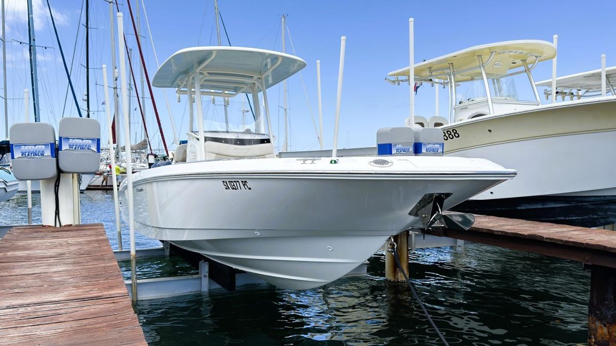 2022 Boston Whaler 27 