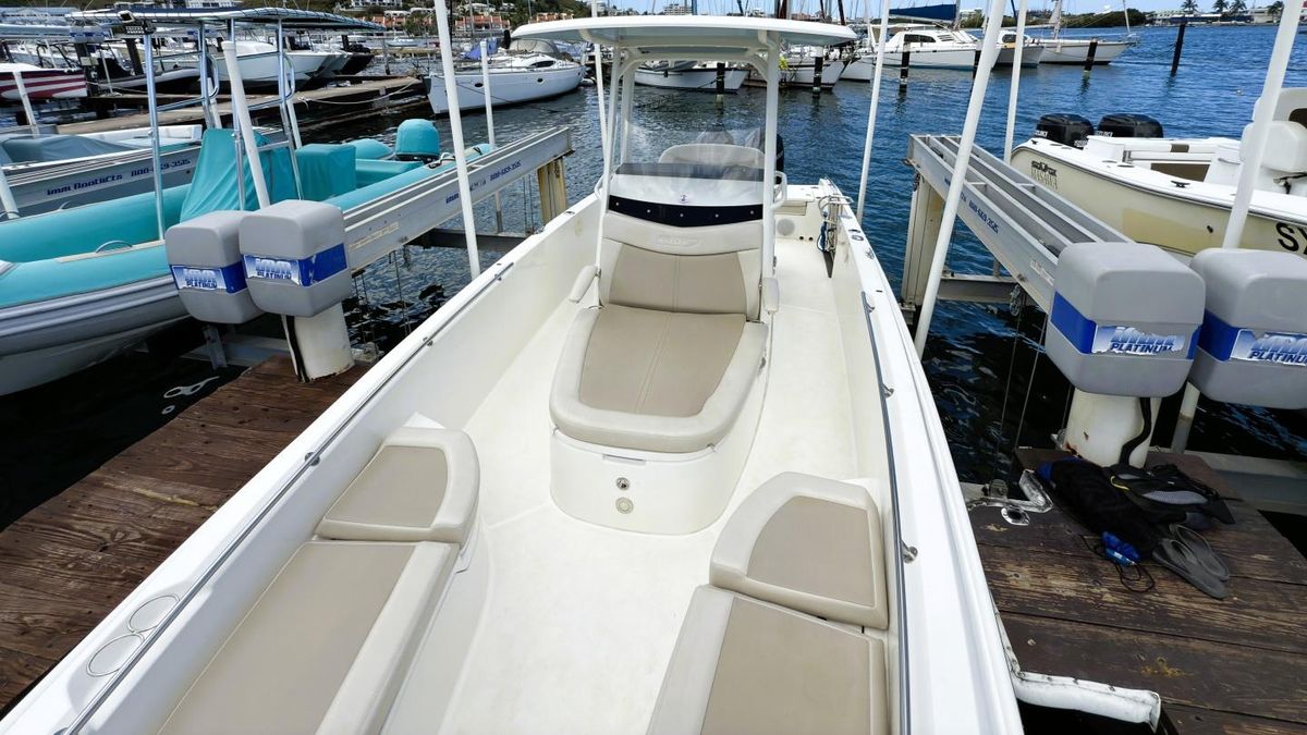 2022 Boston Whaler 27 