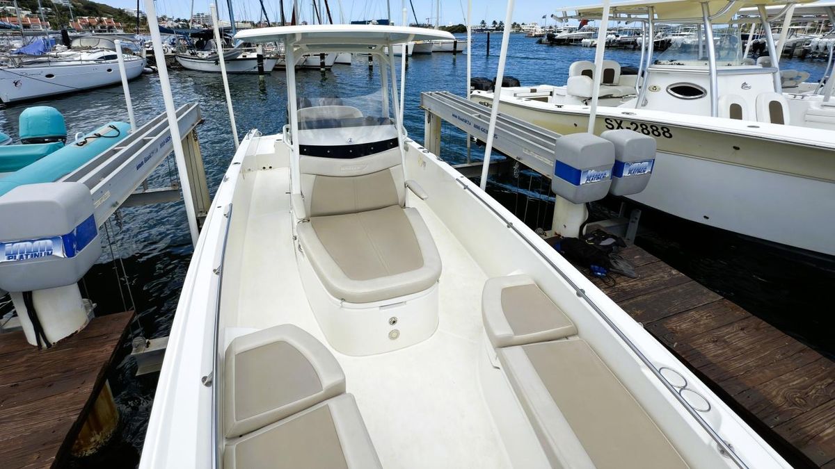2022 Boston Whaler 27 