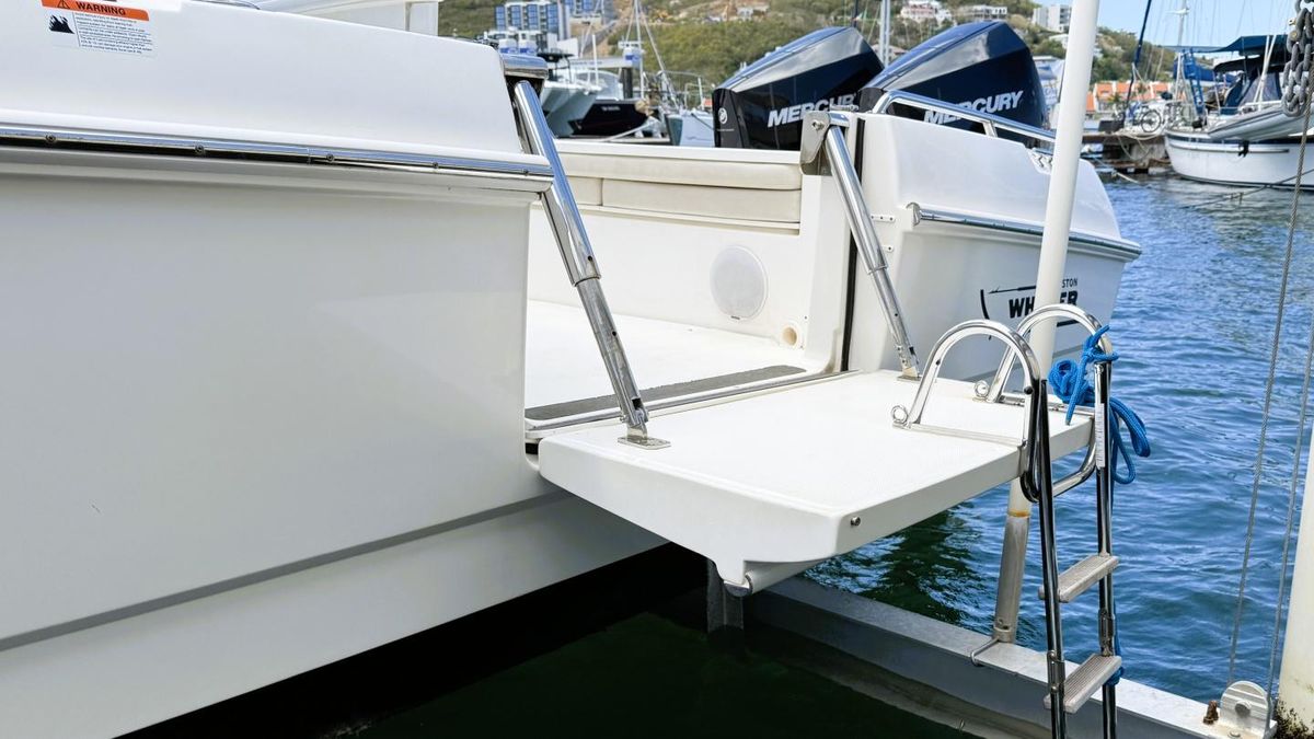 2022 Boston Whaler 27 