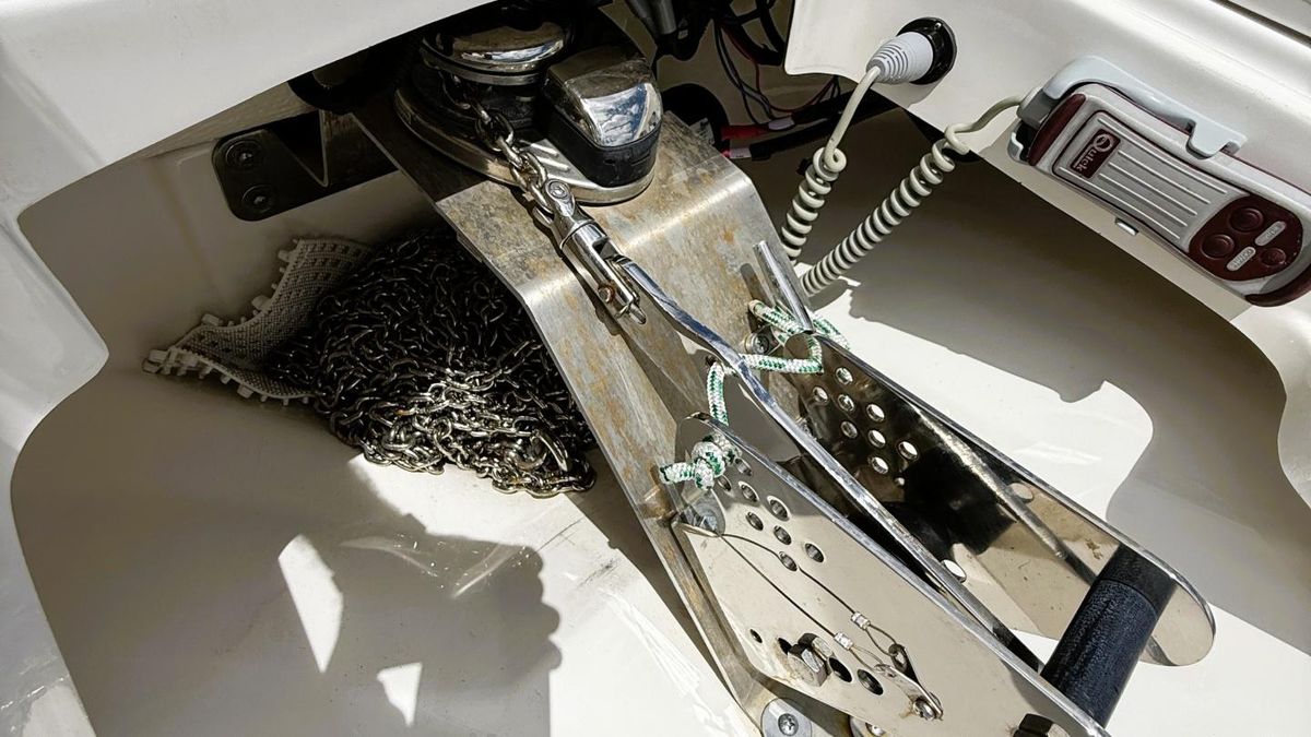 2022 Boston Whaler 27 