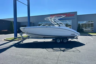 Yamaha Boats 252SE
