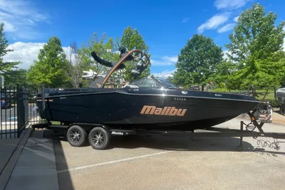 Malibu Wakesetter 24 MXZ