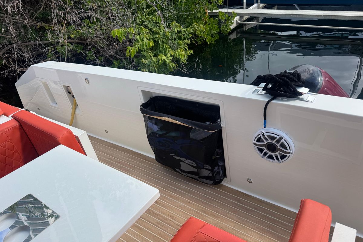 2023 De Antonio Yachts 42 