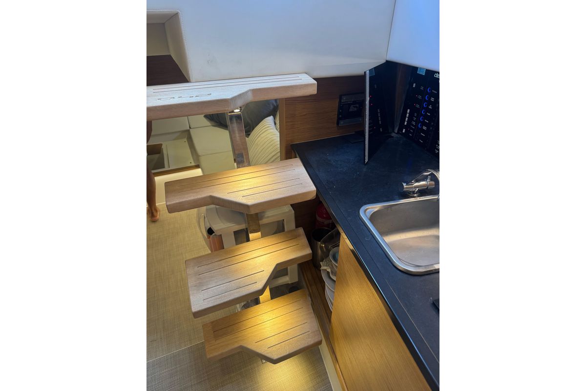 2023 De Antonio Yachts 42 