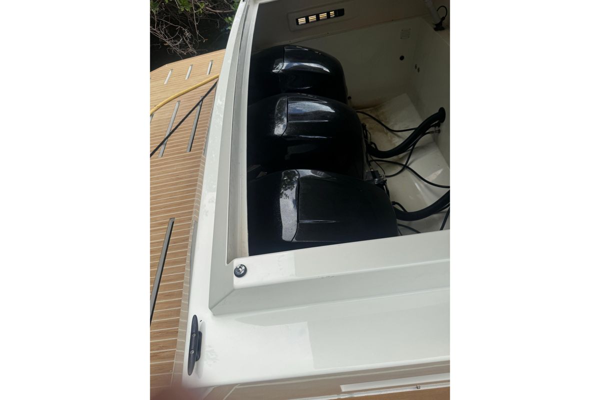 2023 De Antonio Yachts 42 