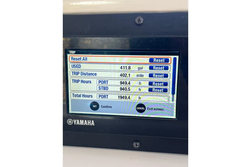 Revelry Yacht Photos Pics Yamaha display showing trip data for 2003 Grady-White Express 330 boat.
