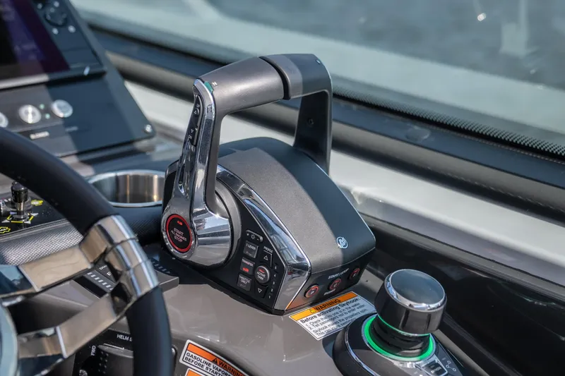  Yacht Photos Pics 2024 Monterey 385SS boat throttle control and dashboard detail.