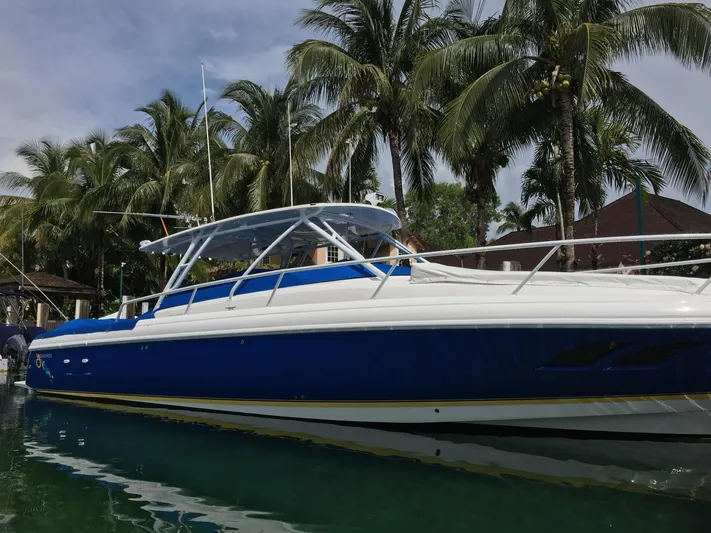 Puravida Yacht Photos Pics 
