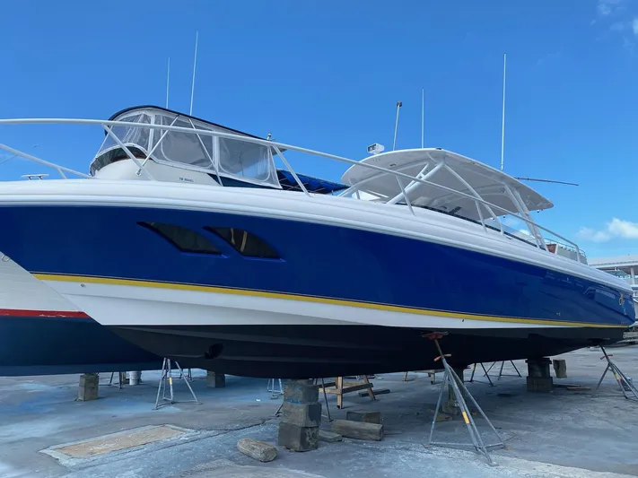 Puravida Yacht Photos Pics 