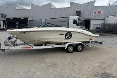 2020 Sea Ray SPX 210
