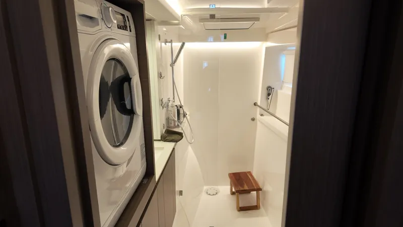 Tut Yacht Photos Pics Washing machine and shower in Leopard 42 Sail 2025.