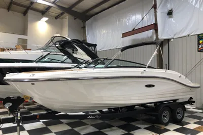 Sea Ray SPX 230