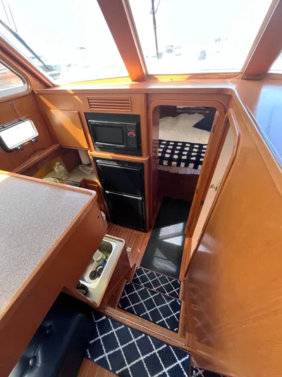 Law & Order Yacht Photos Pics 