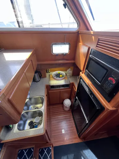 Law & Order Yacht Photos Pics 