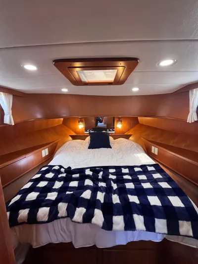 Law & Order Yacht Photos Pics 