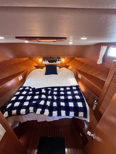 Law & Order Yacht Photos Pics 