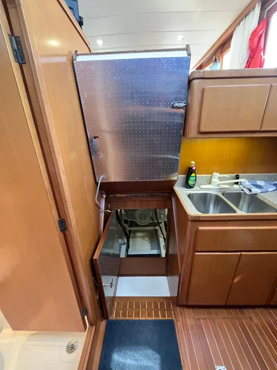 Law & Order Yacht Photos Pics 