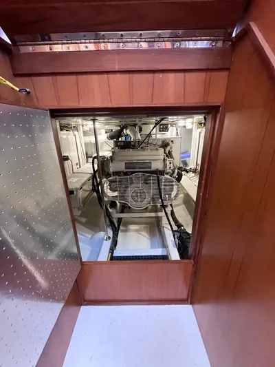 Law & Order Yacht Photos Pics 