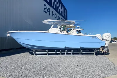 Invincible 33 Catamaran