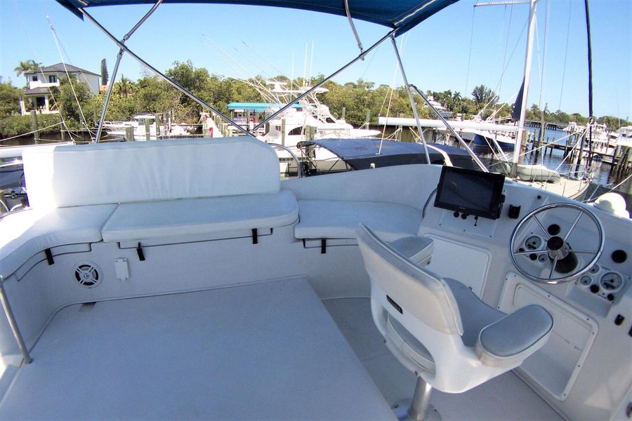 2005 PDQ 34 Power Catamaran