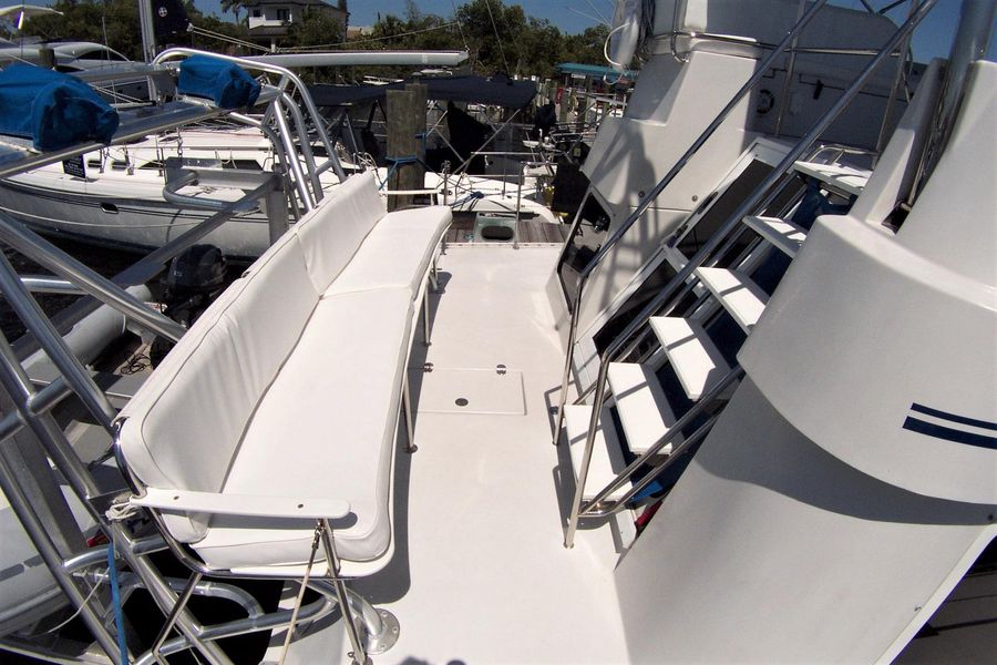 2005 PDQ 34 Power Catamaran