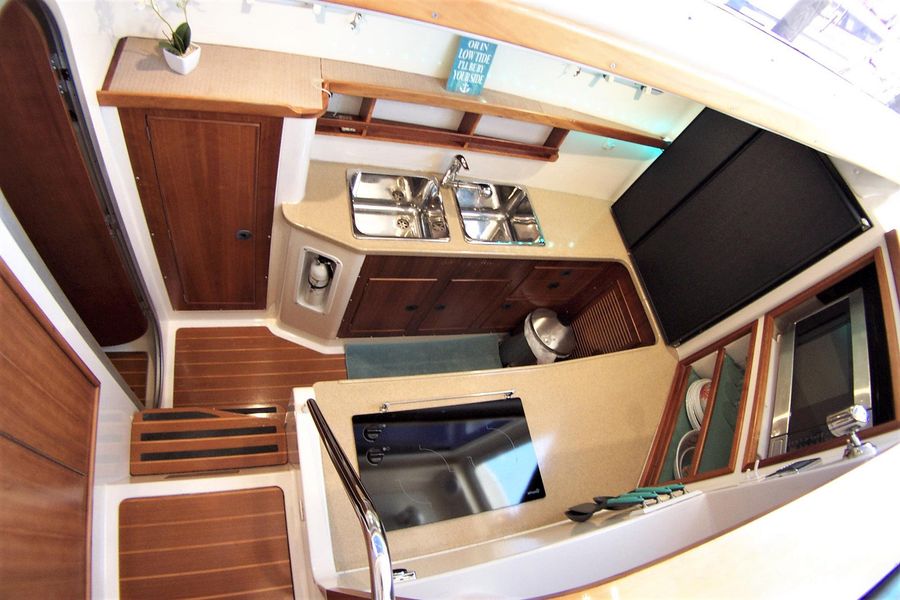 2005 PDQ 34 Power Catamaran