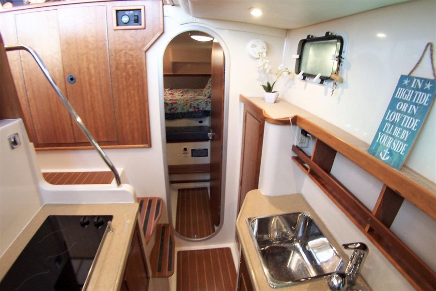 2005 PDQ 34 Power Catamaran