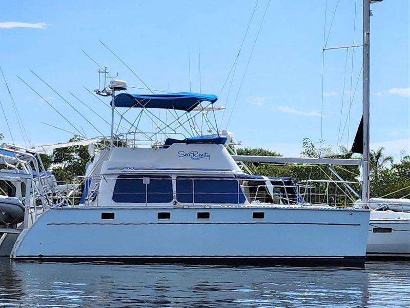 2005 PDQ 34 Power Catamaran