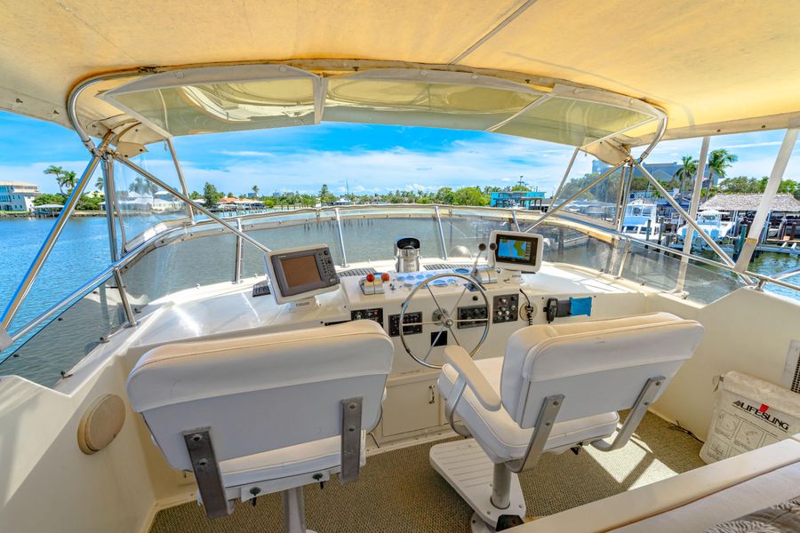 1984 Hatteras 61 Cockpit MY