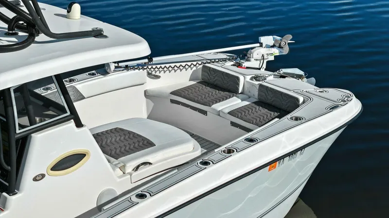  Yacht Photos Pics 2022 Twin Vee 280 GFX-Foredeck