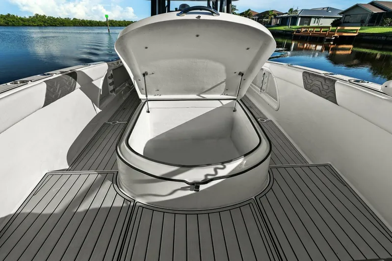  Yacht Photos Pics 2022 Twin Vee 280 GFX-Foredeck Storage