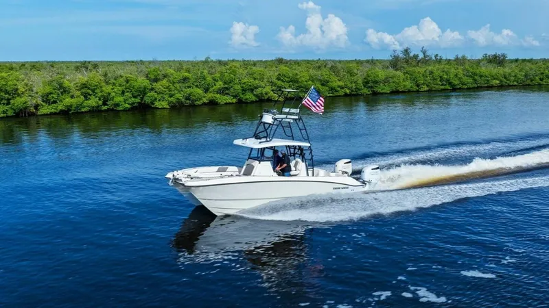  Yacht Photos Pics 2022 Twin Vee 280 GFX-Profile Port