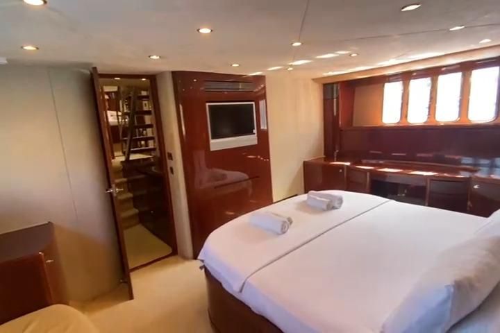 2007 Princess 70 