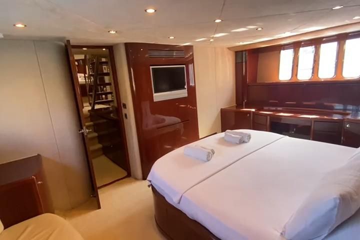 2007 Princess 70 