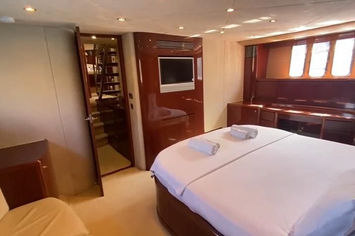 2007 Princess 70 