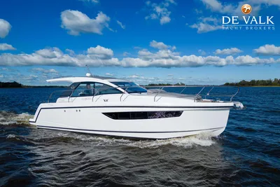 2016 Sealine S330