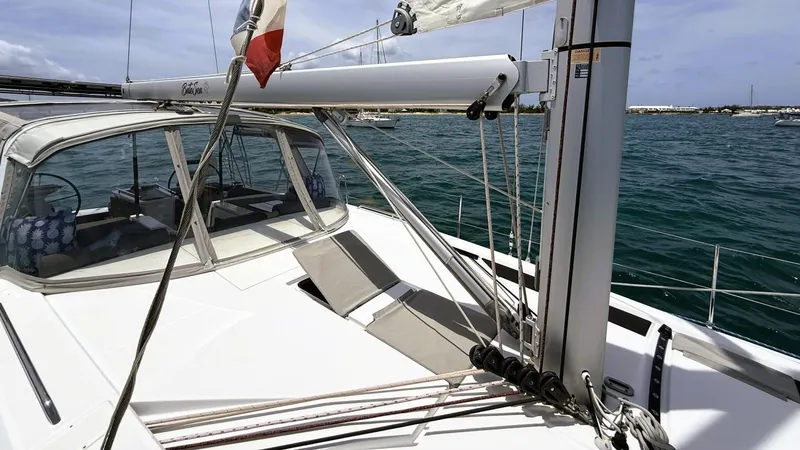 Batesea Yacht Photos Pics 2020 Beneteau Oceanis 46.1 sailboat deck with mast and ocean view.