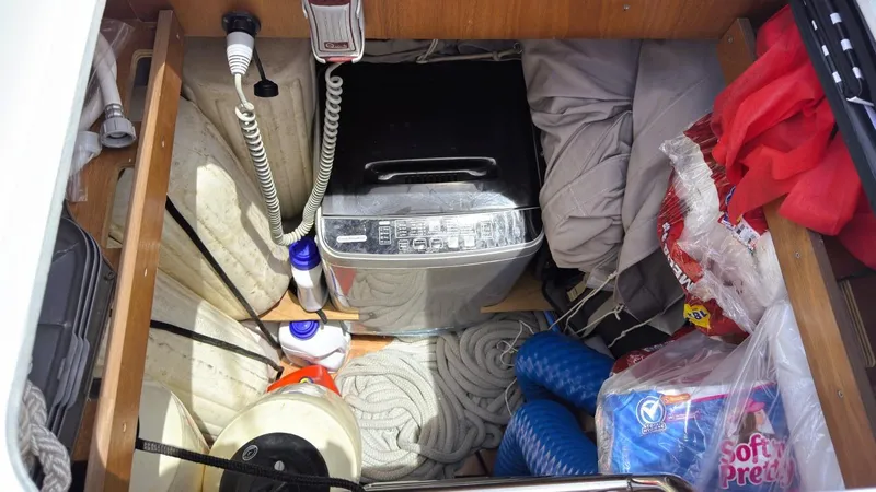 Batesea Yacht Photos Pics 