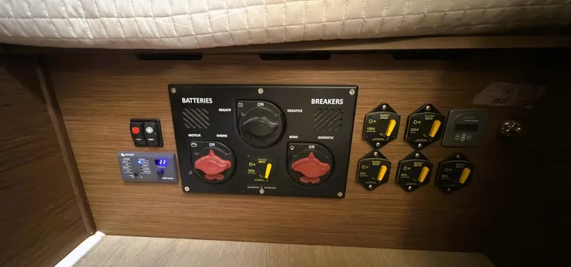 Batesea Yacht Photos Pics 