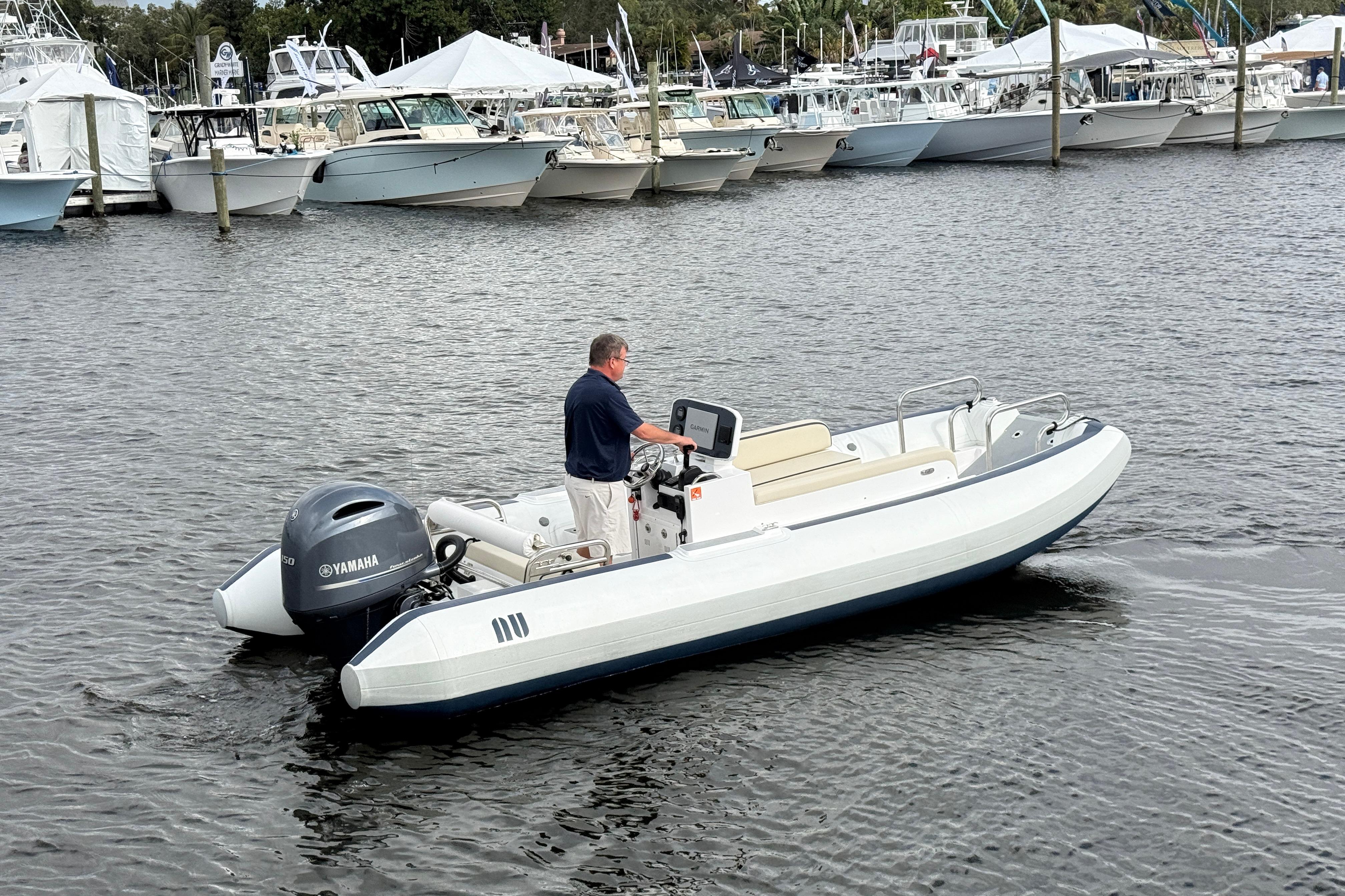 Novurania Catamaran 20