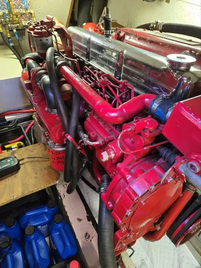 Blue Agave Yacht Photos Pics Engine of 1983 Ocean Alexander 43 Flush Aft Deck - engine compartment