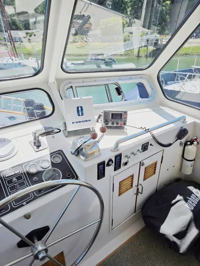 Blue Agave Yacht Photos Pics 1983 Ocean Alexander 43 Flush Aft Deck - flybridge helm