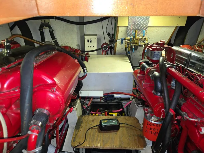 Blue Agave Yacht Photos Pics Engine room of 1983 Ocean Alexander 43 Flush Aft Deck - engine compartment