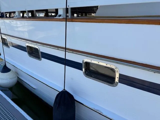 Blue Agave Yacht Photos Pics 1983 Ocean Alexander 43 Flush Aft Deck - all new stainless steel portlights!