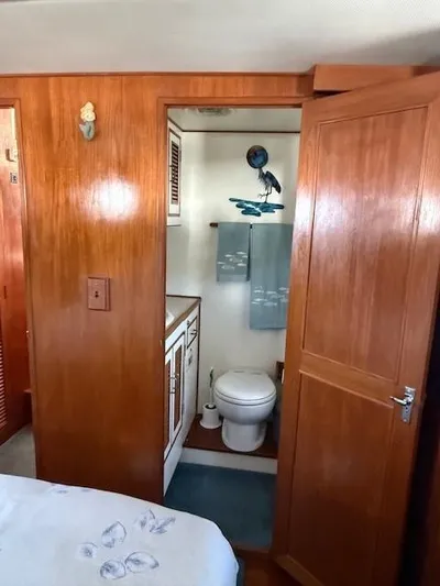 Blue Agave Yacht Photos Pics Ensuite head compartment